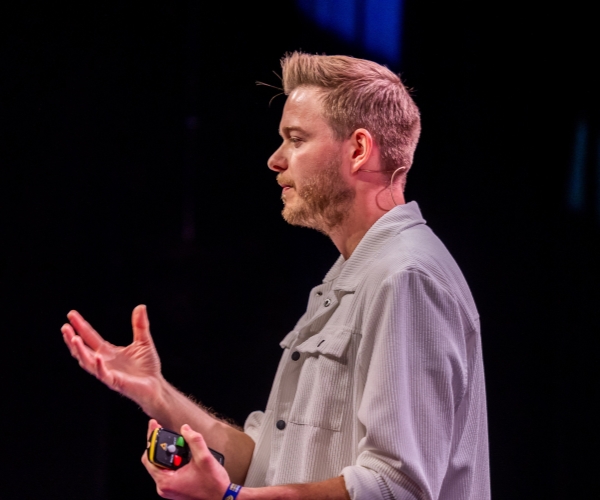 Sascha Müller auf dem Internet Marketing Kongress