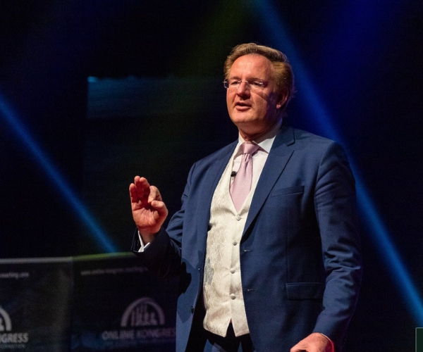 dirk-michael-lambert-als-speaker-beim-internet-marketing-kongress.png Dirk-Michael Lambert auf dem Internet Marketing Kongress IMK 2019